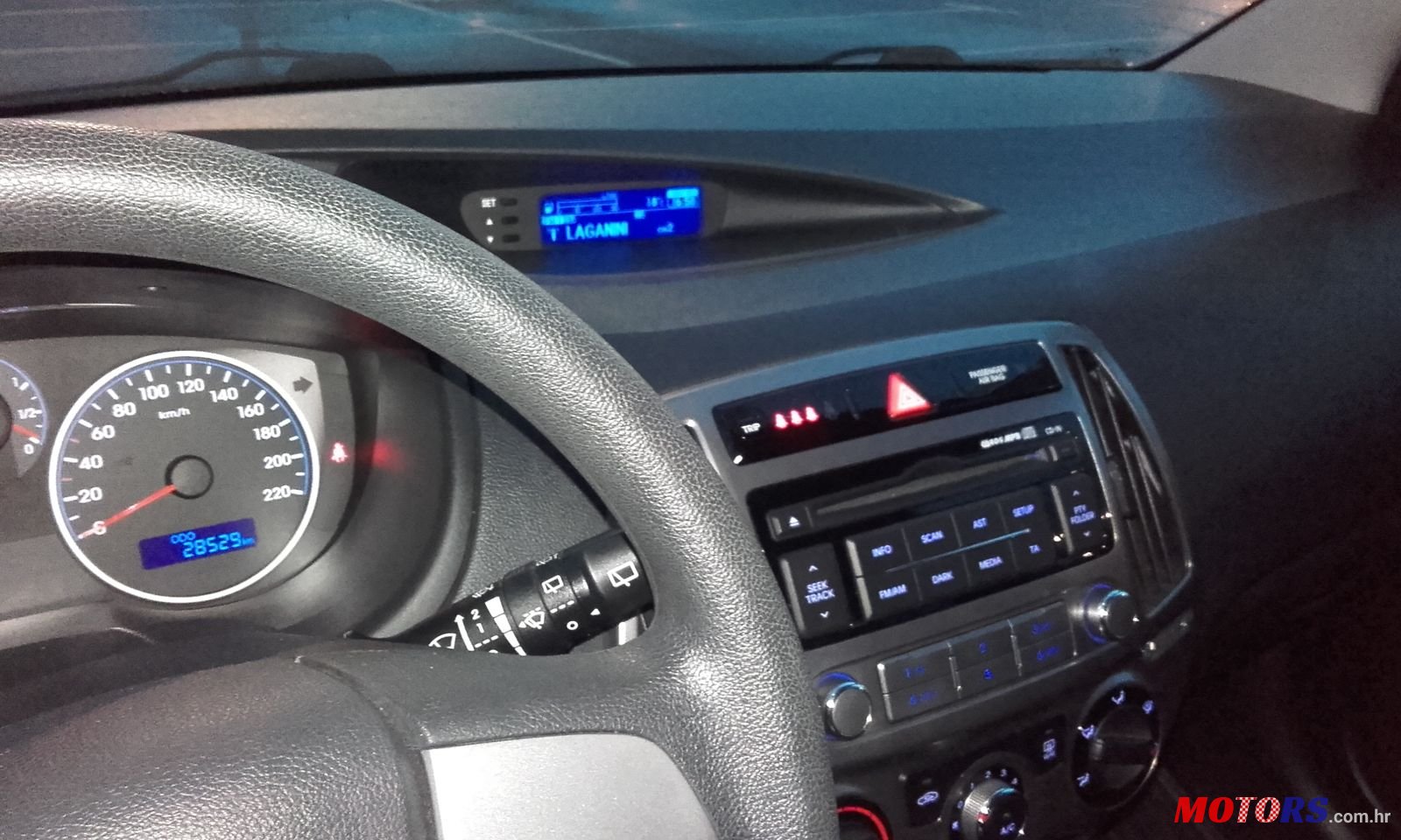 2013' Hyundai i20 1.25 iLike photo #5