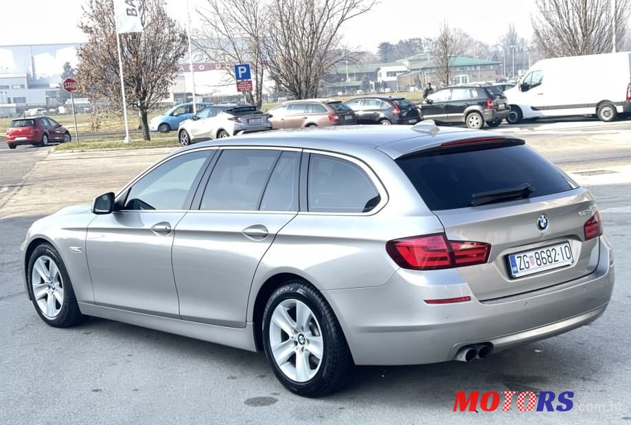 2010' BMW Serija 5 Touring 520D photo #3