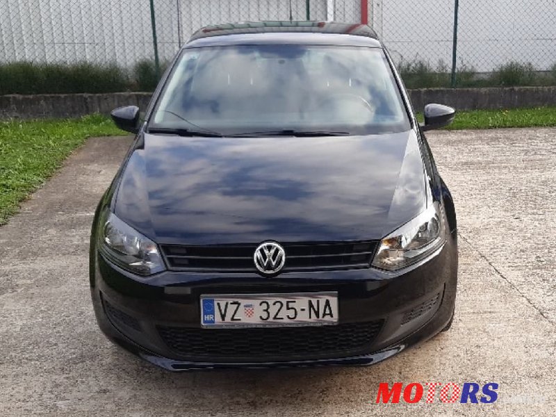 2011' Volkswagen Polo photo #1
