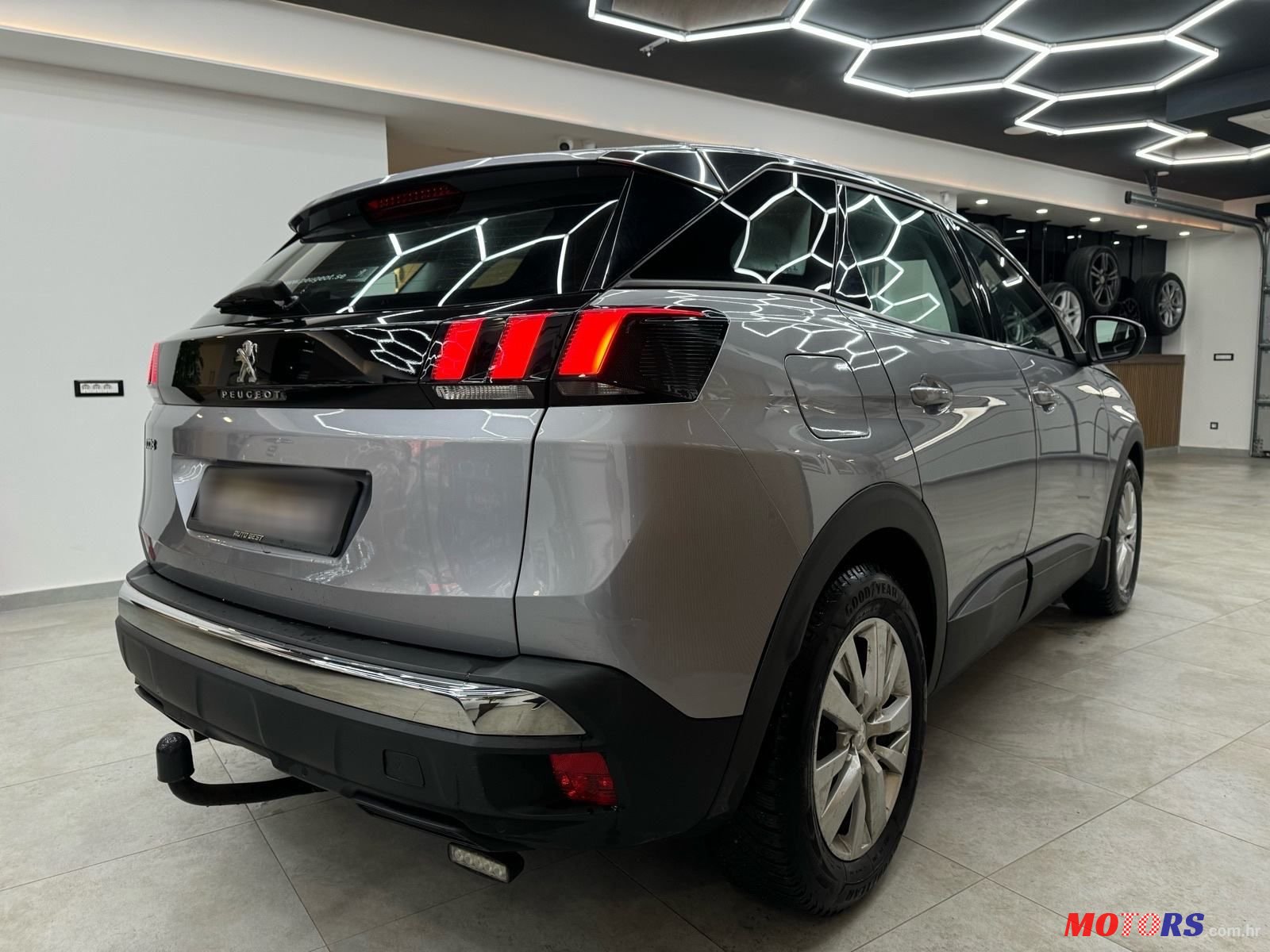 2020' Peugeot 3008 1,5 Bluehdi photo #2