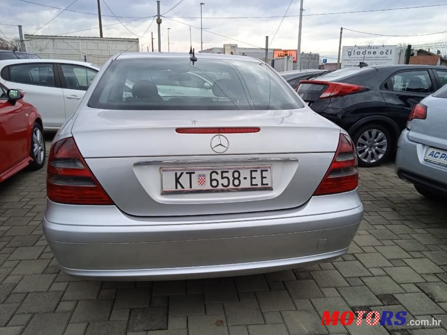 2004' Mercedes-Benz E-Klasa 200 Cdi Classic photo #6