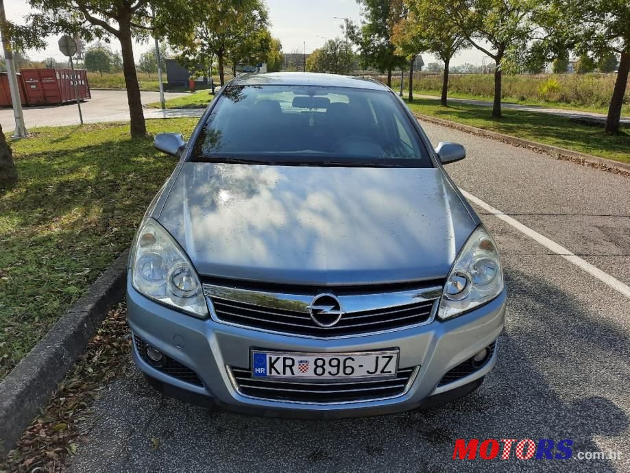 2008' Opel Astra photo #4