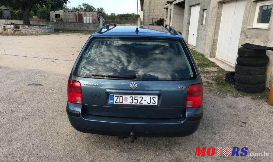 2000' Volkswagen Passat Variant photo #3