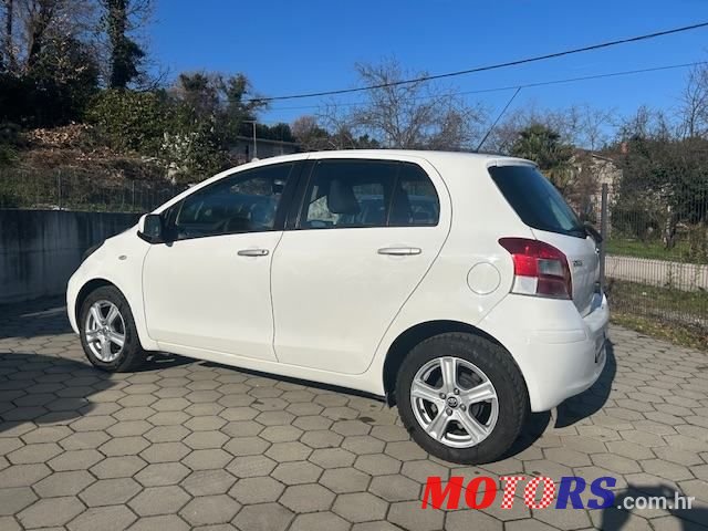 2011' Toyota Yaris 1,3 3 Vvt-I Sol photo #6