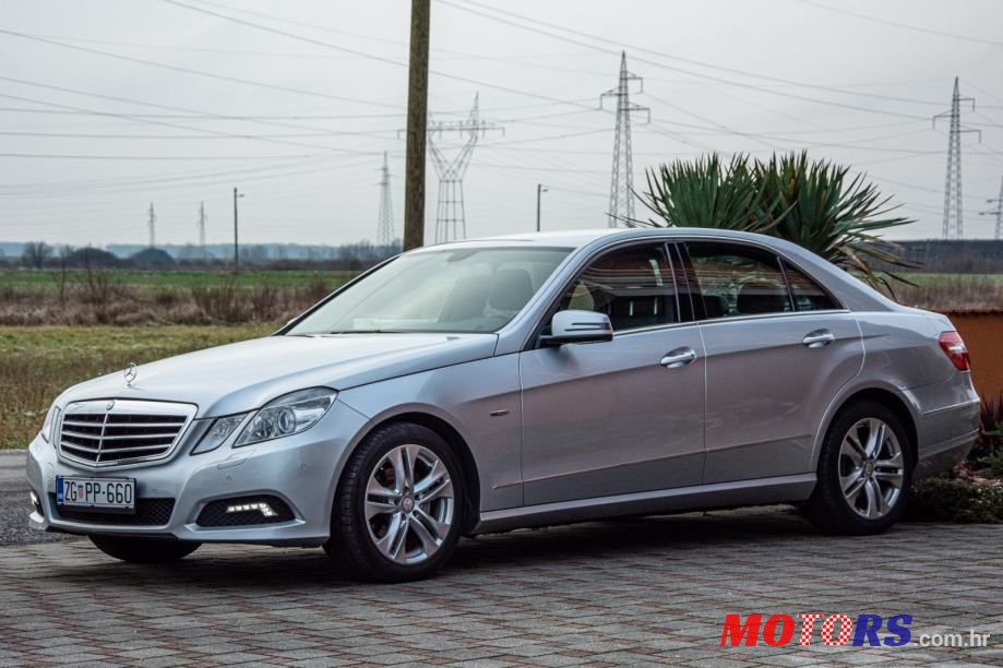 2009' Mercedes-Benz E-Klasa 220 Cdi photo #2
