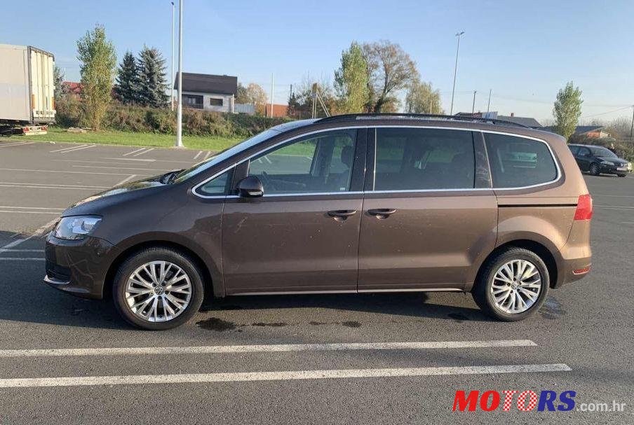 2013' Volkswagen Sharan 2,0 Tdi Bmt photo #1