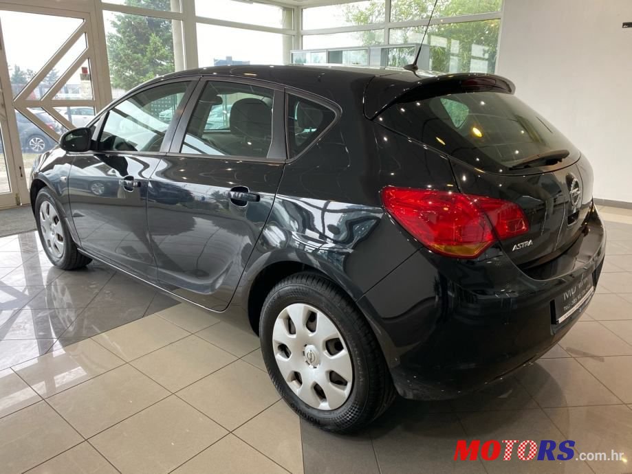 2010' Opel Astra 1,7 Cdti photo #2