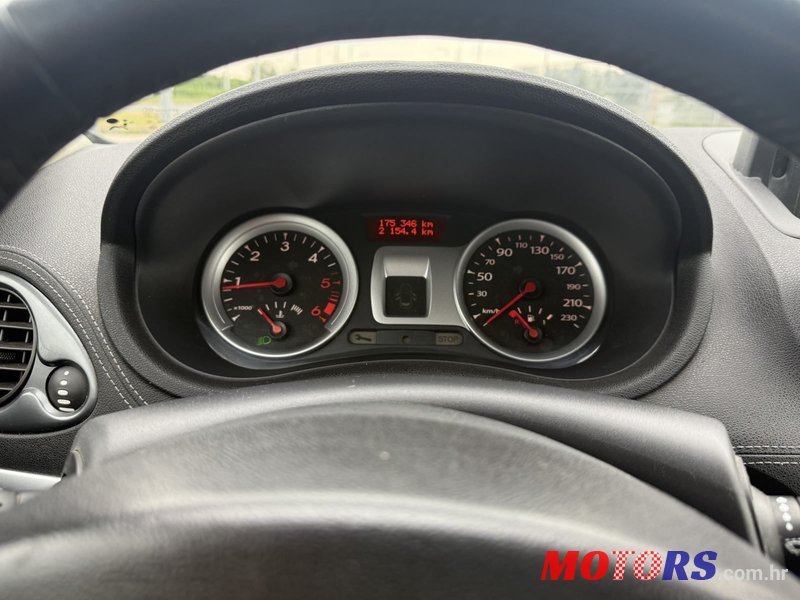 2010' Renault Clio 1,5 Dci photo #5