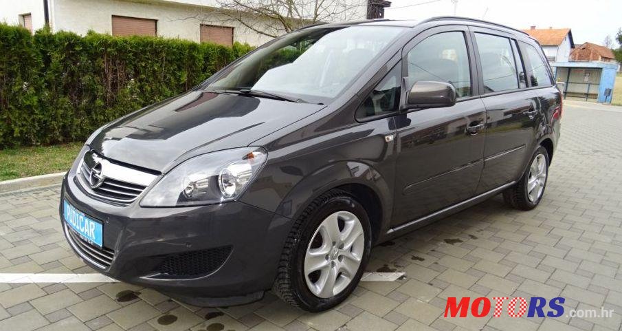2013' Opel Zafira 1,7 Cdti photo #1