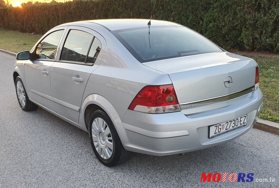 2008' Opel Astra photo #3