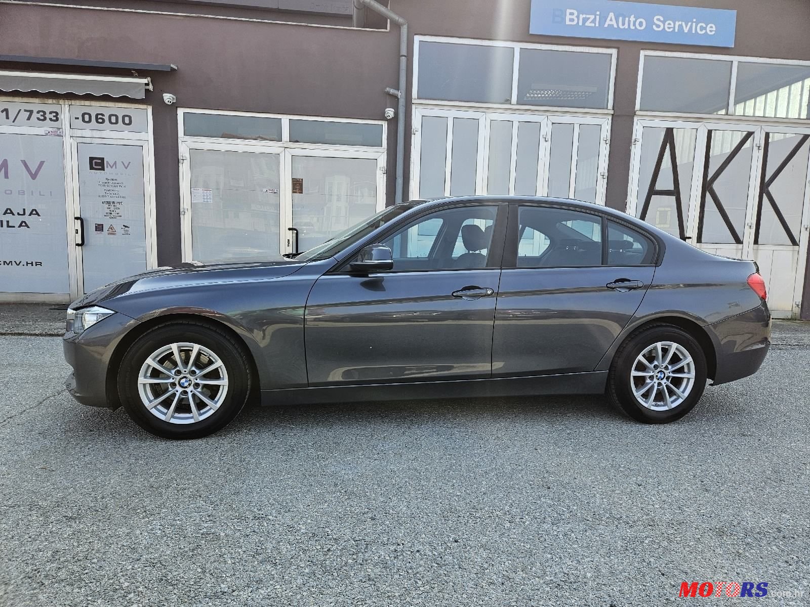 2015' BMW Serija 3 316D photo #4