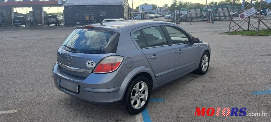 2004' Opel Astra 1,7 Cdti photo #6
