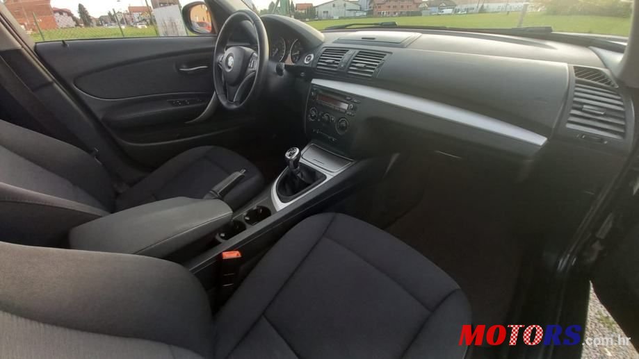 2011' BMW Serija 1 116I Sport photo #6