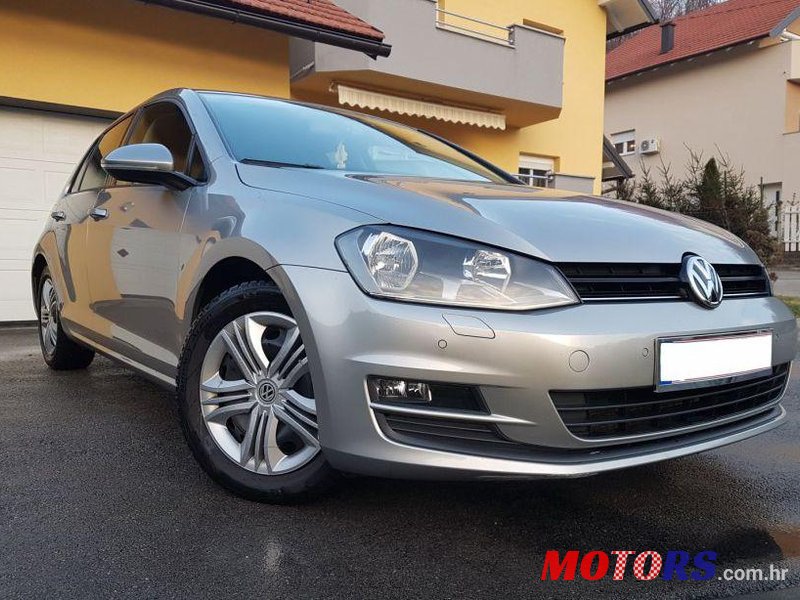 2012' Volkswagen Golf VII 1.6 Tdi photo #2