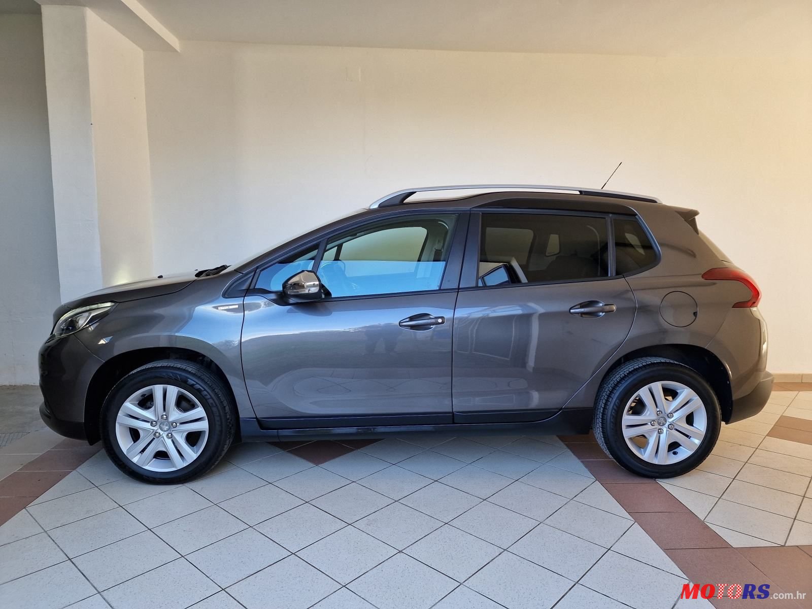 2018' Peugeot 2008 1,2 photo #3