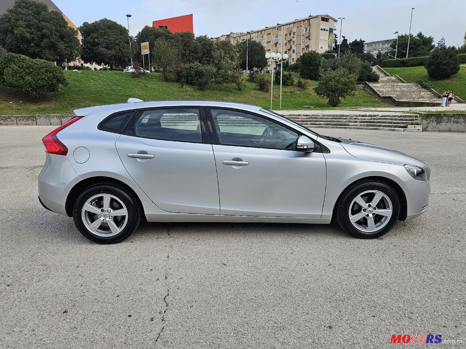 2017' Volvo V40 D2 photo #4