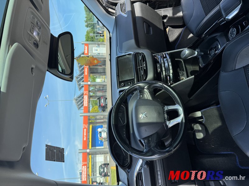 2016' Peugeot 2008 photo #2