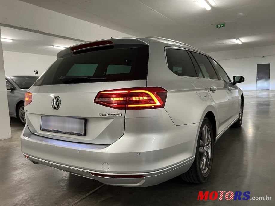 2016' Volkswagen Passat Variant photo #5