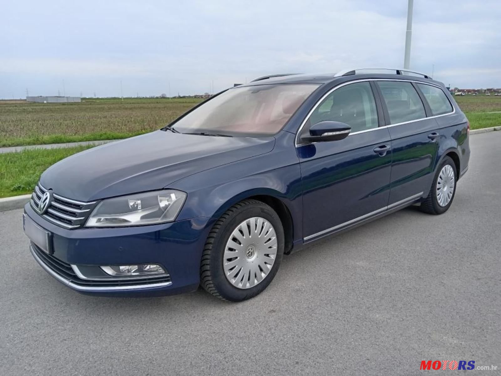2013' Volkswagen Passat Variant photo #6