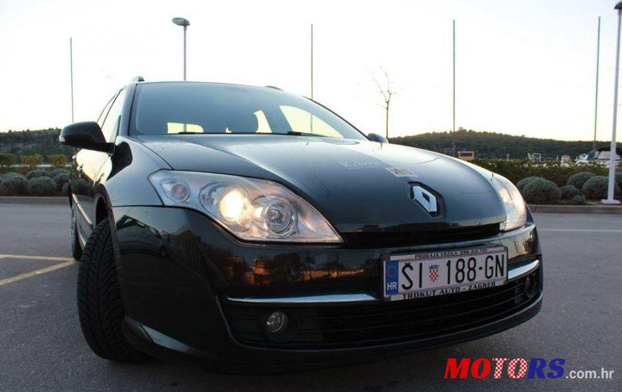 2011' Renault Laguna Break 2.0 Dci photo #2