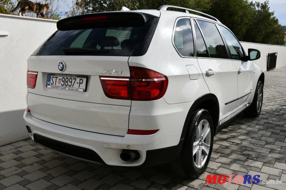 2011' BMW X5 Xdrive30D photo #3