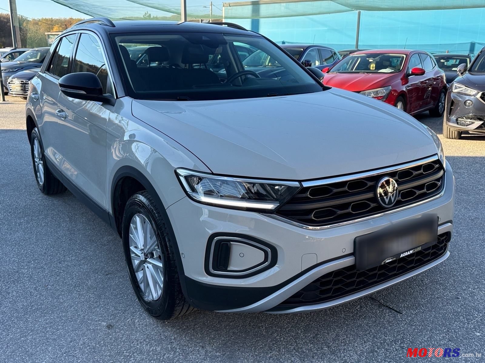 2022' Volkswagen T-Roc 2,0 photo #2