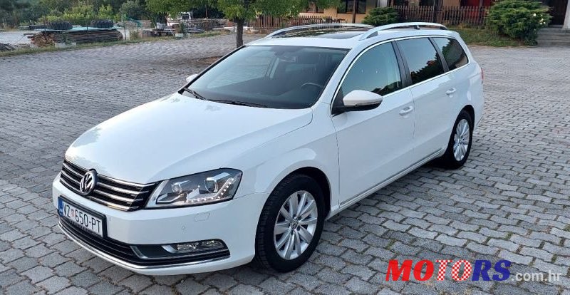 2012' Volkswagen Passat Variant photo #3