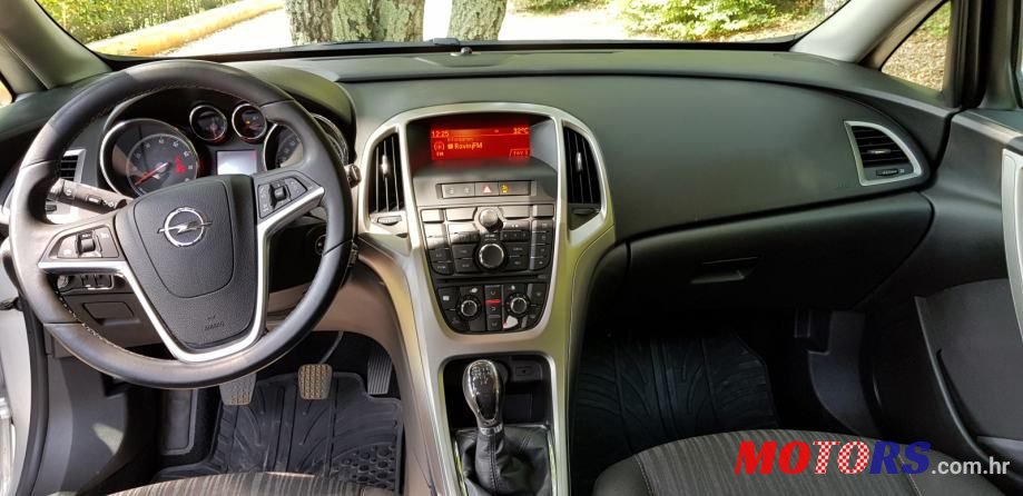 2010' Opel Astra 1,4 photo #5