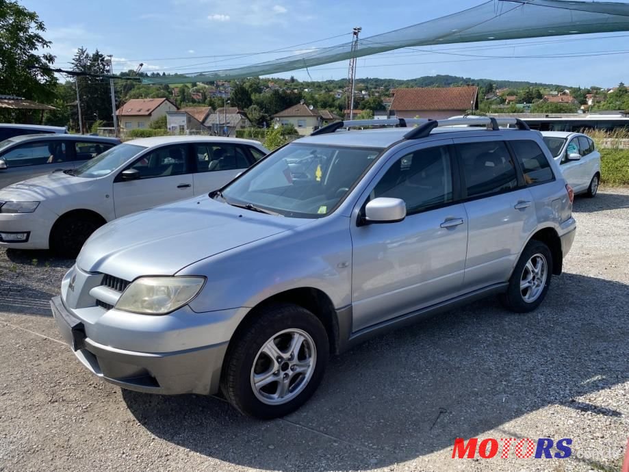 2005' Mitsubishi Outlander 2,4 photo #1