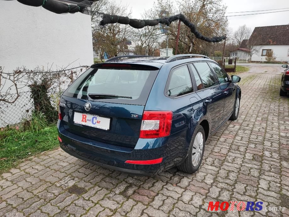 2013' Skoda Octavia Combi photo #4