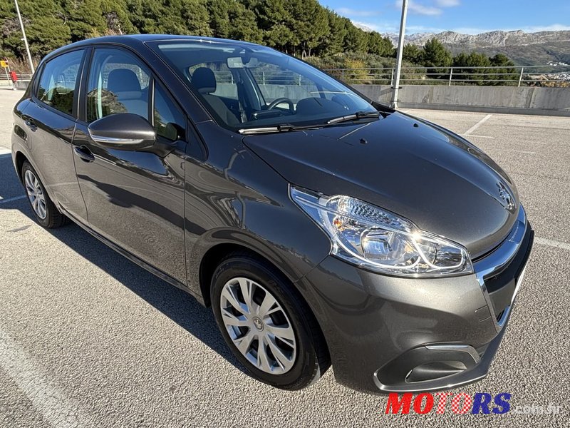 2018' Peugeot 208 1,6 Bluehdi photo #1