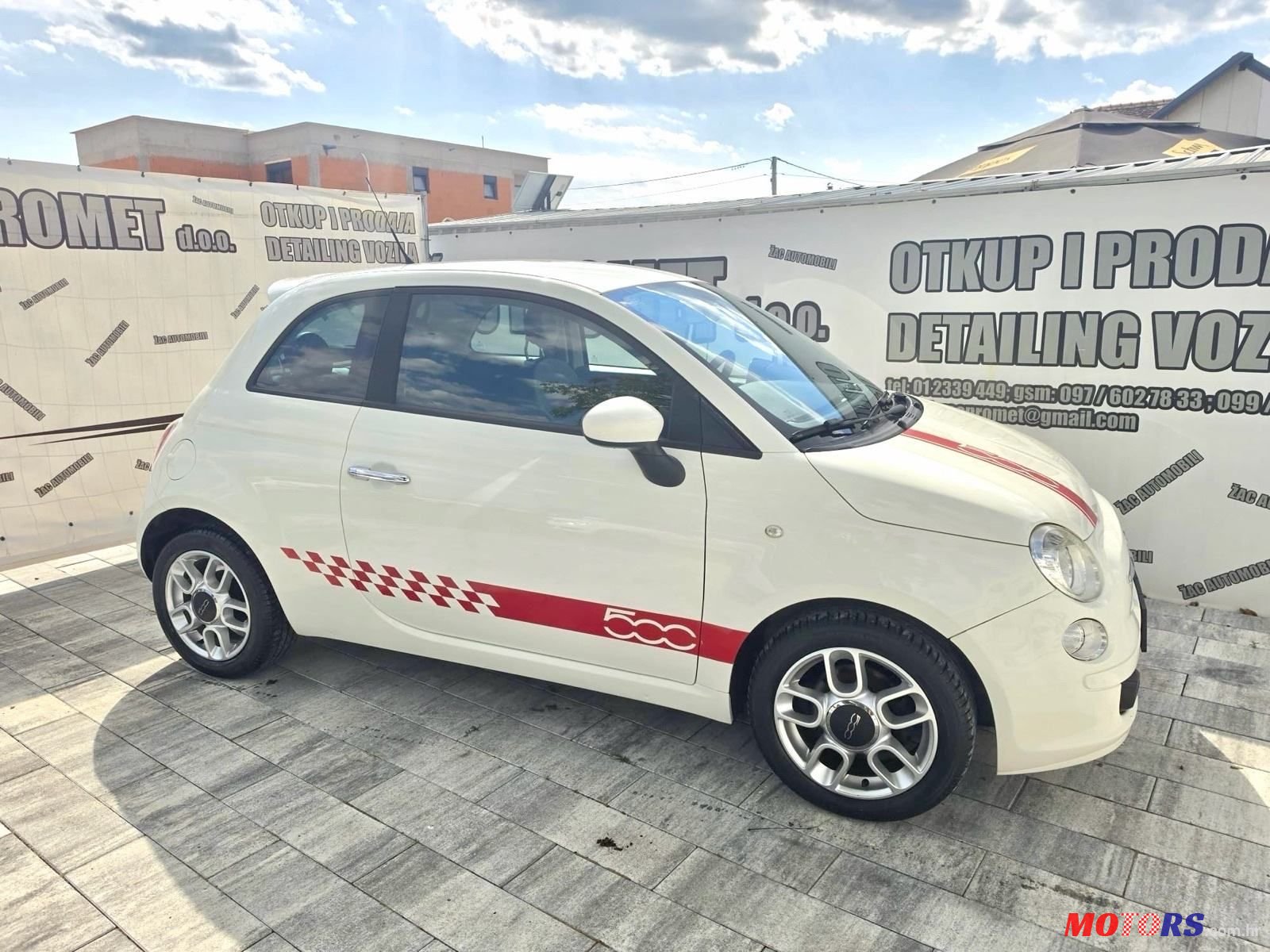2011' Fiat 500 photo #3