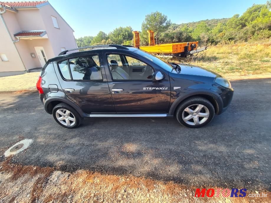 2010' Dacia Sandero 1,5 Dci photo #1