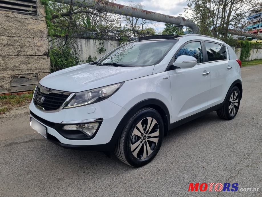 2011' Kia Sportage Awd photo #3