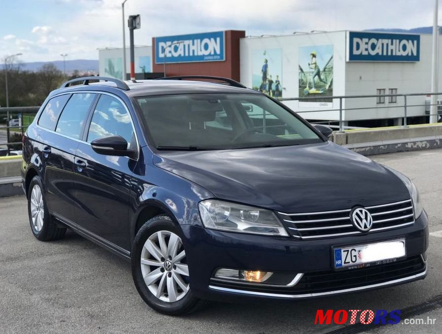 2011' Volkswagen Passat Variant 1,6 Tdi photo #1