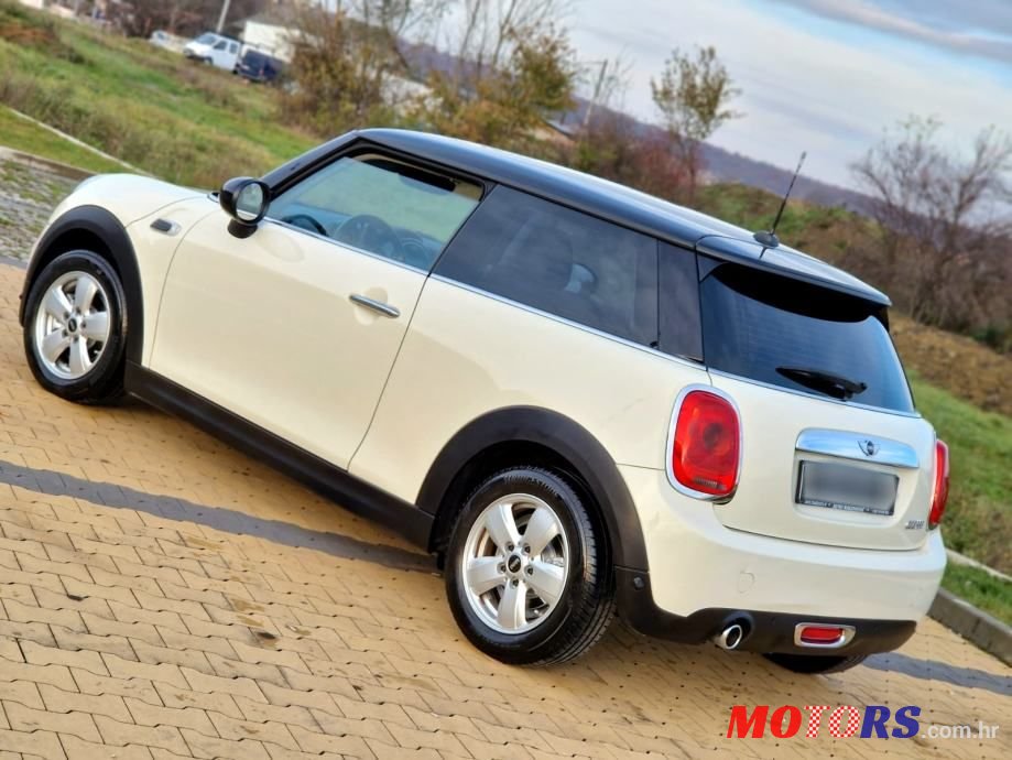 2015' MINI Cooper photo #3