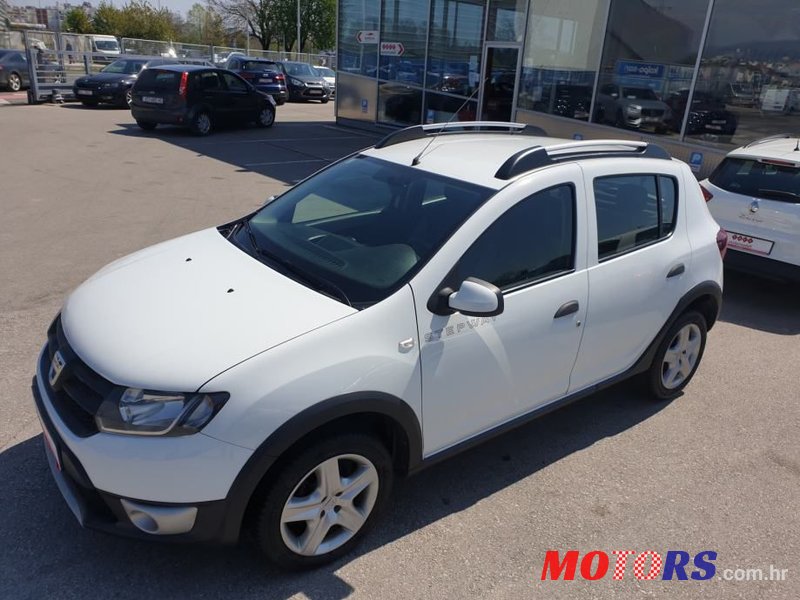 2014' Dacia Sandero photo #1