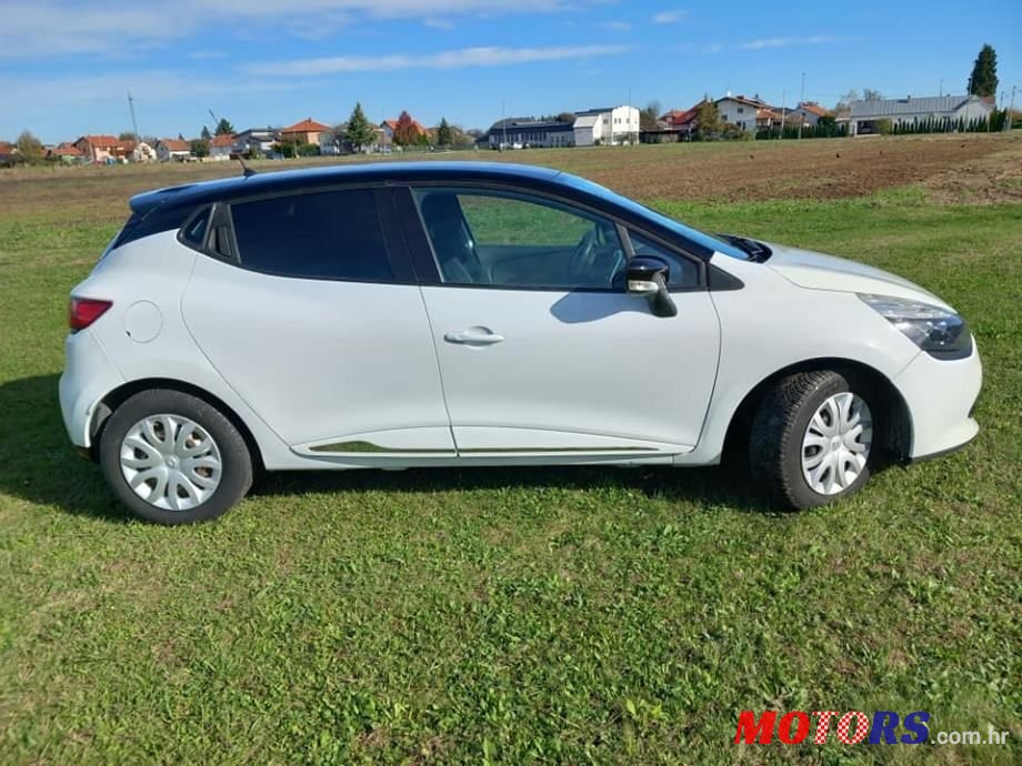 2015' Renault Clio Dci 75 photo #1