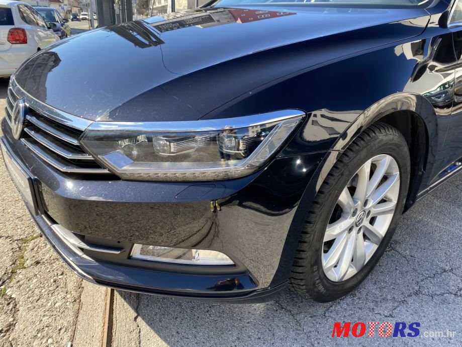 2015' Volkswagen Passat photo #5