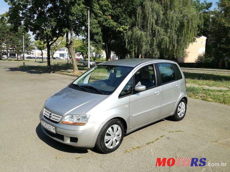 2004' Fiat Idea 1,4 16V photo #3
