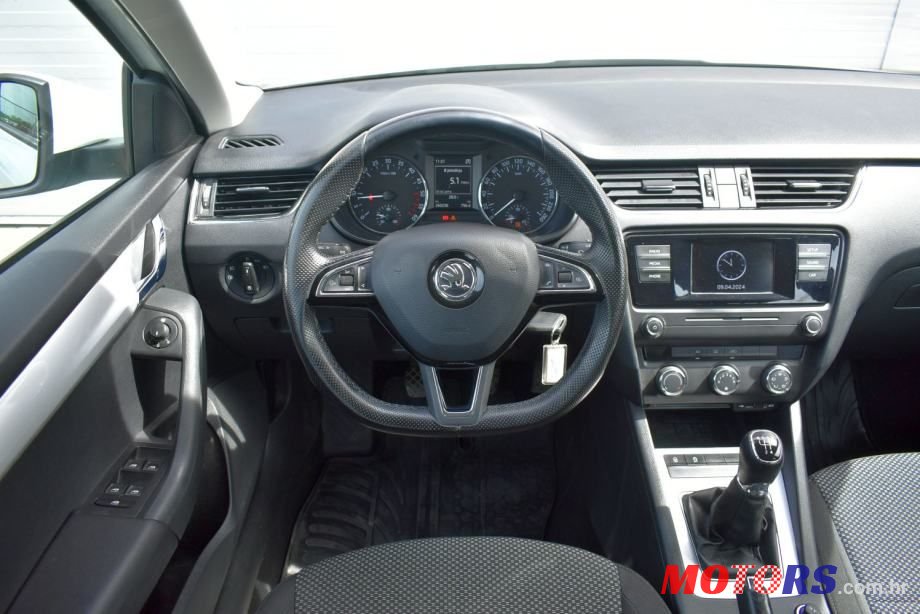 2016' Skoda Octavia Combi photo #4