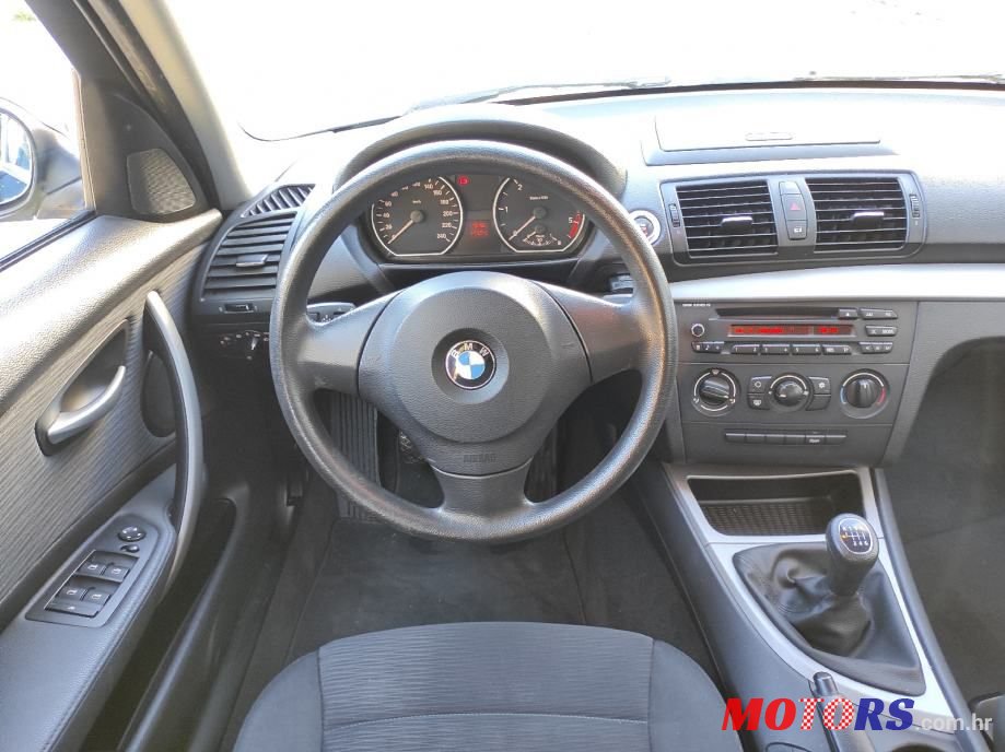 2008' BMW Serija 1 118D photo #4