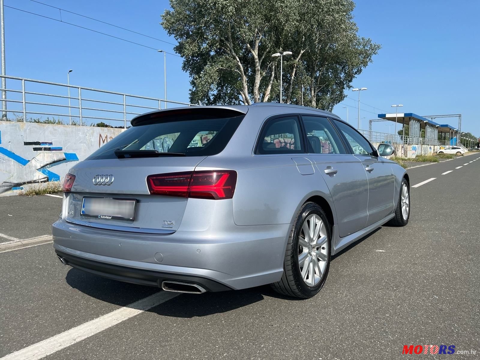 2015' Audi A6 Avant photo #6