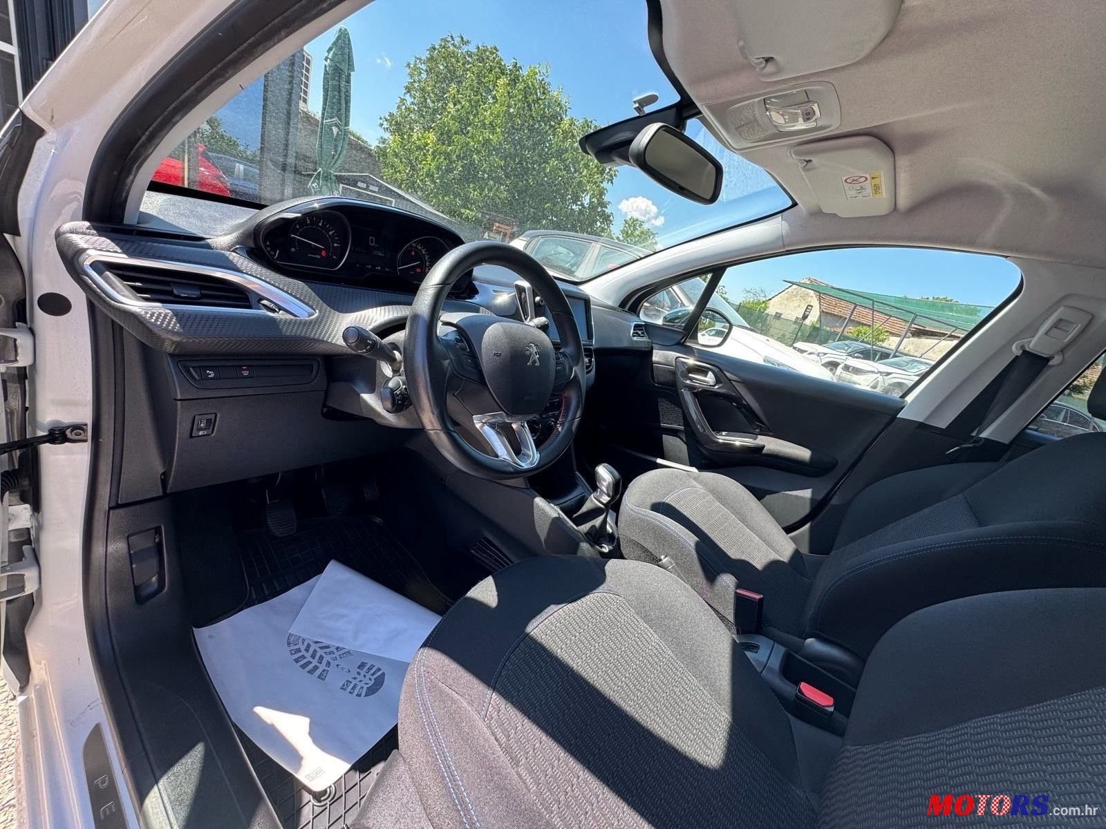 2019' Peugeot 208 1,2 Puretech photo #4