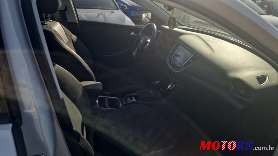 2019' Opel Grandland 1,2 Turbo photo #6