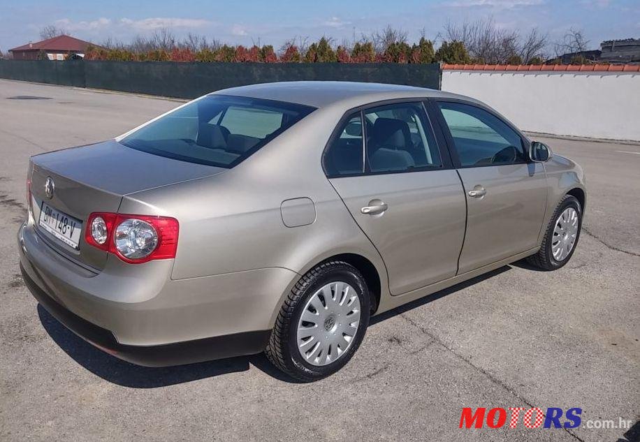 2006' Volkswagen Jetta 1,6 photo #1