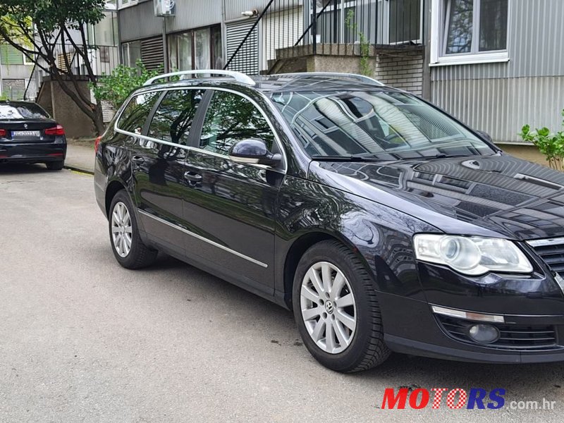 2008' Volkswagen Passat Variant photo #2