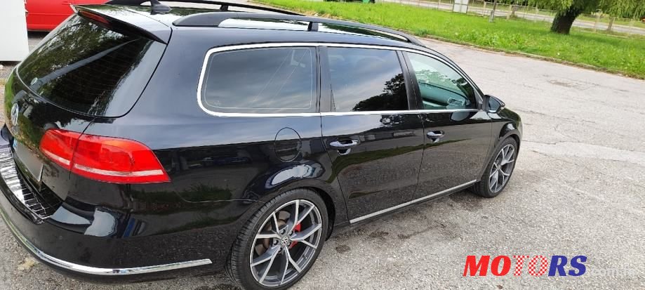 2011' Volkswagen Passat Variant photo #3