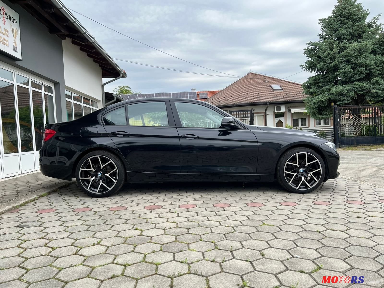 2017' BMW Serija 3 316D photo #4