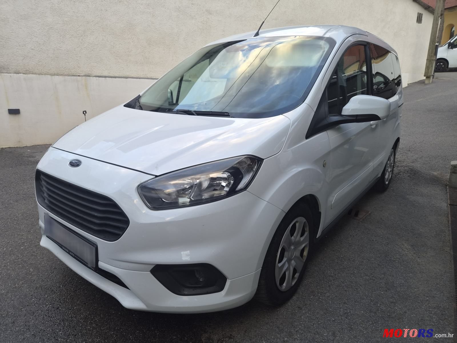 2018' Ford Tourneo Courier 1,5 Tdci photo #1